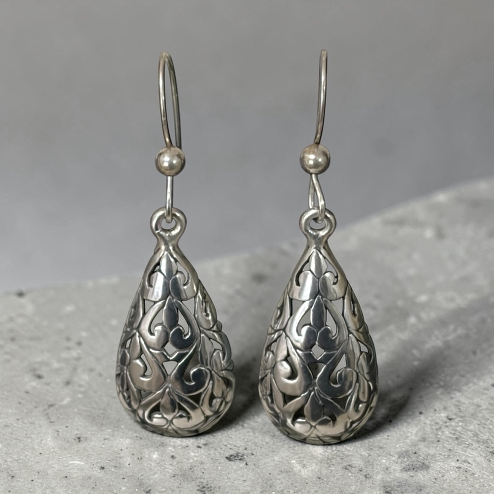 Vintage Sterling Silver Filigree Teardrop Earrings